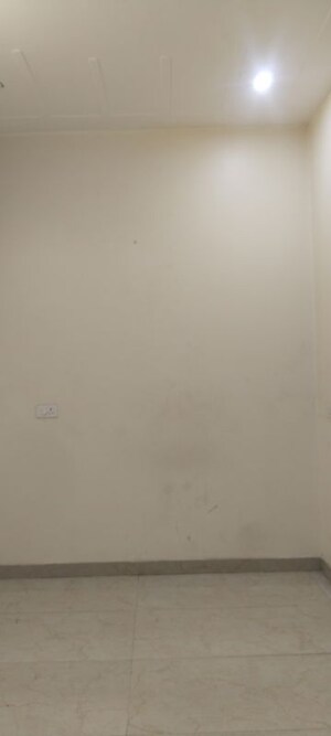 Room in 2.5 BHK Builder Floor at Jeevan Vihar – for Rent