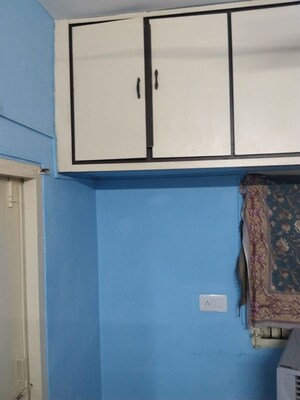 Furnished Amenities in 3 BHK Apartment at Anand Nagar Colony – for Rent