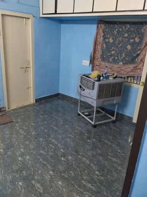 Room in 3 BHK Apartment at Anand Nagar Colony – for Rent
