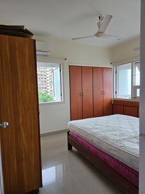 Bedroom in 2 BHK Apartment at Ashiana Glaxo CHS, Bandra West – for Rent