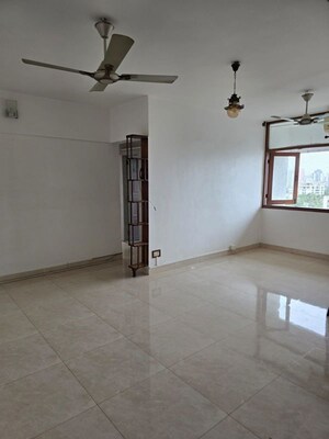 Room in 2 BHK Apartment at Ashiana Glaxo CHS, Bandra West – for Rent
