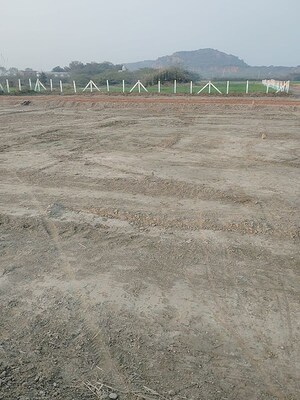  Plot For Sale in Sector 75a