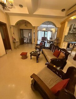 5 BHK + Prayer Room,Servant Room Builder Floor For Rent in Saket