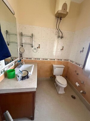 Team Area in 5 BHK Builder Floor at Saket – for Rent