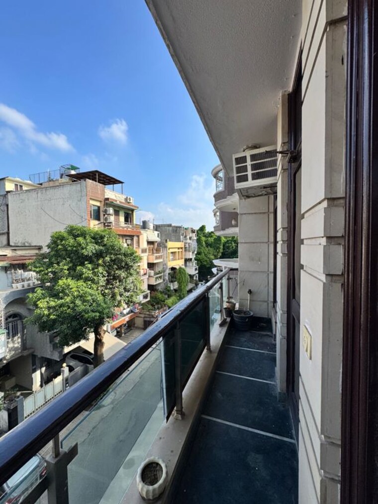 Balcony, greater kailash i 3 Bedroom 208 Sq.Yd. Builder Floor In Greater Kailash I Delhi 10571858