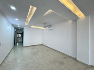 Room in 3 BHK Builder Floor at Greater Kailash I – for Rent