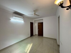 Room in 3 BHK Builder Floor at Greater Kailash I – for Rent
