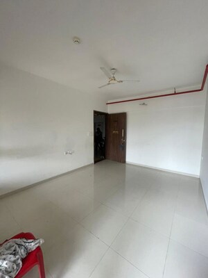 Room in 2 BHK Apartment at Runwal The Central Park, Chinchwad – for Rent