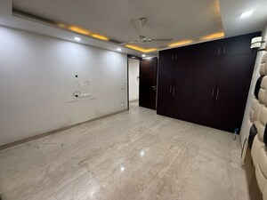Room in 3 BHK Builder Floor at Greater Kailash ii – for Rent