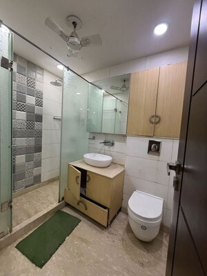 Team Area in 3 BHK Builder Floor at Greater Kailash ii – for Rent