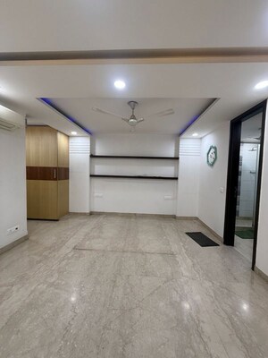 Room in 3 BHK Builder Floor at Greater Kailash ii – for Rent