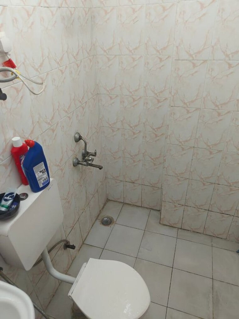 Bathroom, sarvome-shree-homes 3 Bedroom 750 Sq.Ft. Apartment In Sector 45 Faridabad 10569667