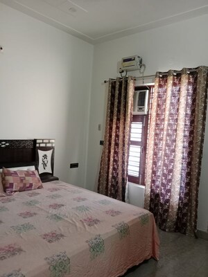Bedroom in 2 BHK Builder Floor at Sector 18 – for Rent