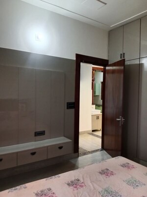 Bedroom in 2 BHK Builder Floor at Sector 18 – for Rent