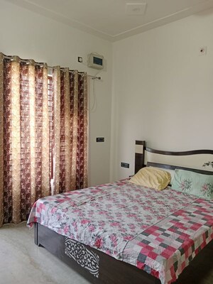 Bedroom in 2 BHK Builder Floor at Sector 18 – for Rent