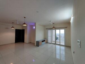 Room in  Apartment at Shriram Luxor, Hennur Road – for Rent