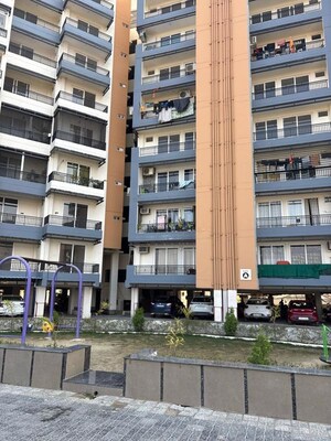 3.5 BHK Apartment – Exterior View View at Ratan Khand - for Sale