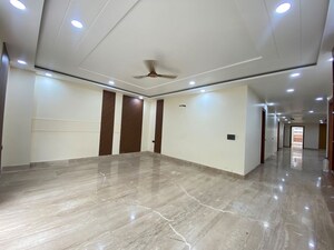 Room in 4 BHK Builder Floor at Shanti Kunj – for Rent