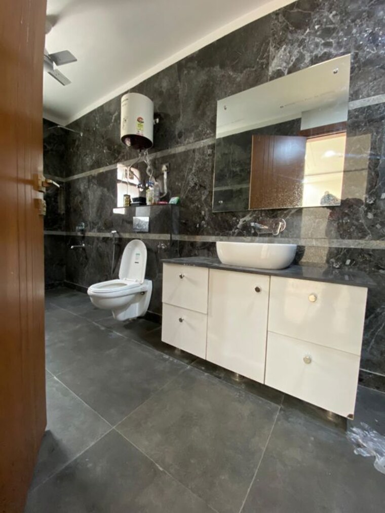 Kitchen, shanti kunj 4 Bedroom 4750 Sq.Ft. Builder Floor In Shanti Kunj Delhi 10571903