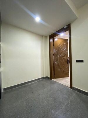Room in 4 BHK Builder Floor at Shanti Kunj – for Rent