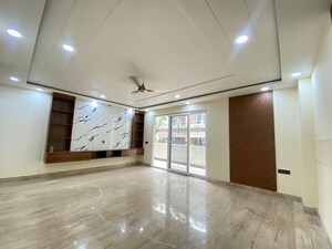 Room in 4 BHK Builder Floor at Shanti Kunj – for Rent