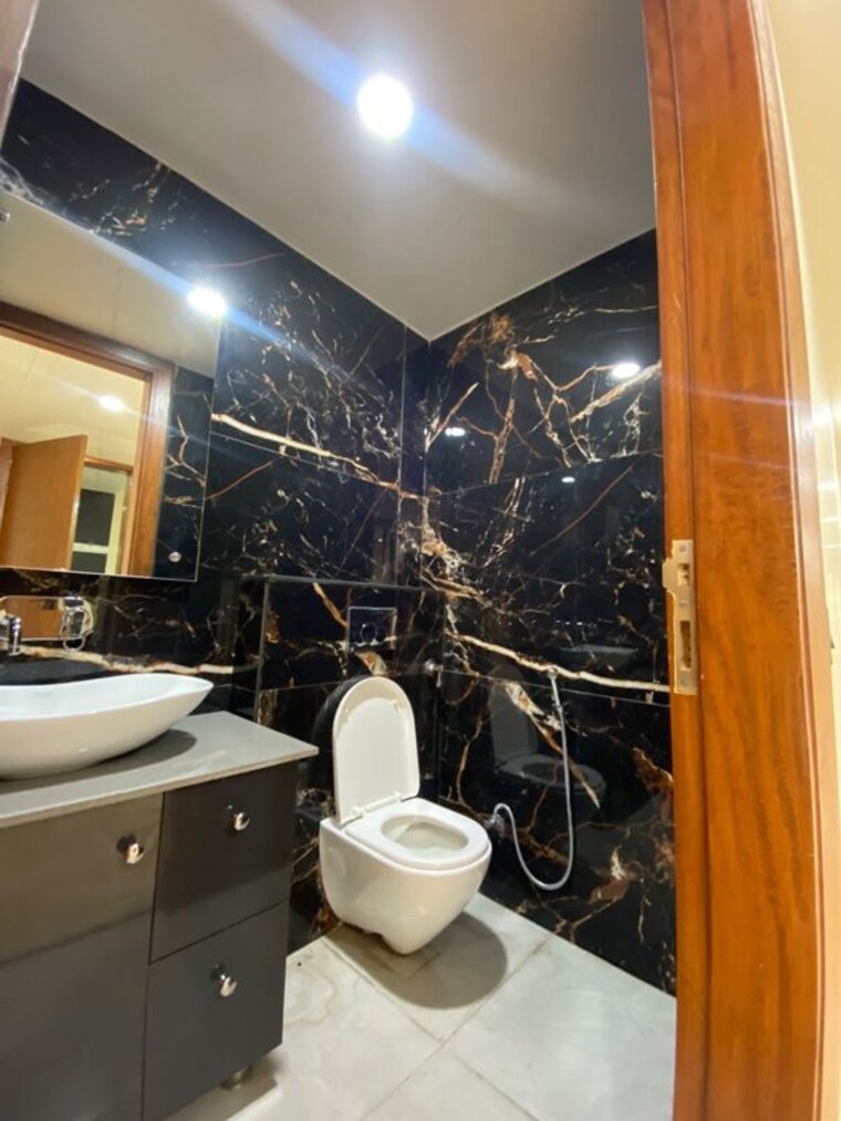 Team Area, shanti kunj 4 Bedroom 4750 Sq.Ft. Builder Floor In Shanti Kunj Delhi 10571903
