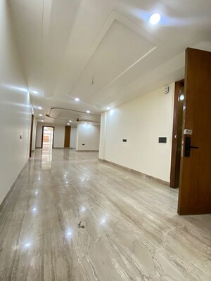 Room in 4 BHK Builder Floor at Shanti Kunj – for Rent
