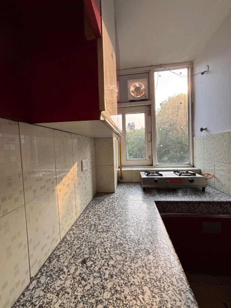 Kitchen, hewo-apartments-gurgaon 2 Bedroom 1800 Sq.Ft. Apartment In Sector 47 Gurgaon 10571911
