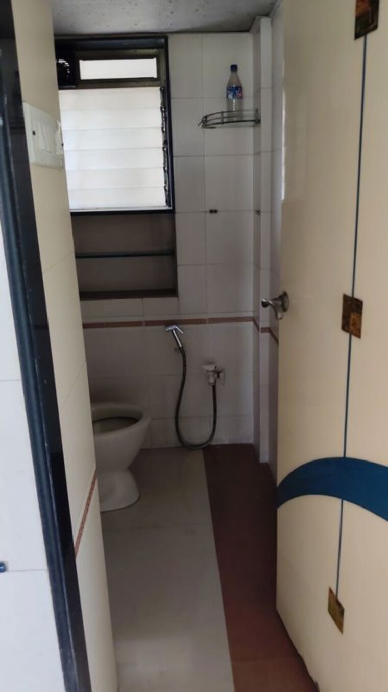 Bathroom, vileparle-prarthana-chs 1 Bedroom 450 Sq.Ft. Apartment In Vile Parle East Mumbai 10571922