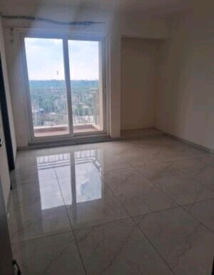 Room in 3 BHK Apartment at Gomti Nagar – for Sale