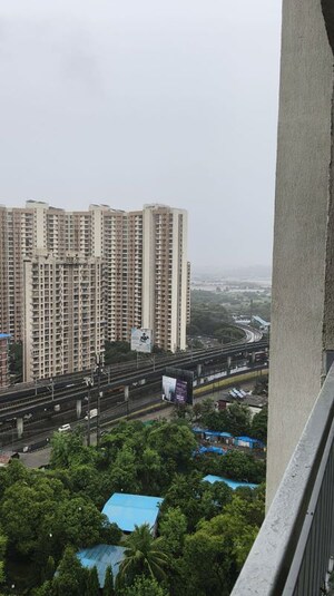 2 BHK Apartment For Rent in Godrej Emerald, Ghodbunder Road