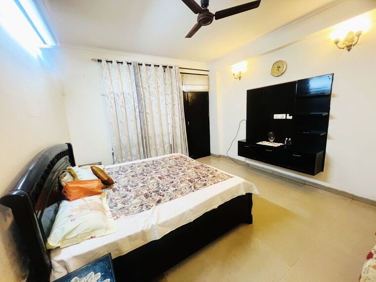 Bedroom, vip road 3 Bedroom 1650 Sq.Ft. Apartment In Vip Road Zirakpur 10571943