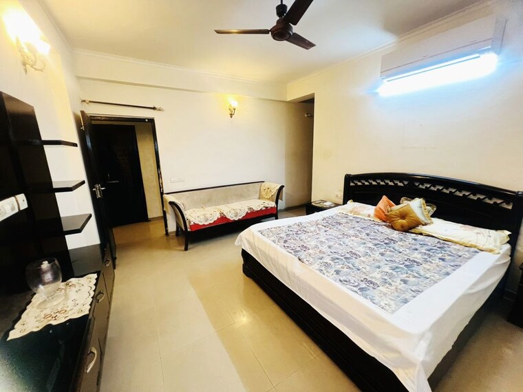 Bedroom, vip road 3 Bedroom 1650 Sq.Ft. Apartment In Vip Road Zirakpur 10571943