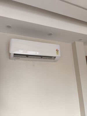 Furnished Amenities in 3 BHK Builder Floor at Sector 10a – for Rent