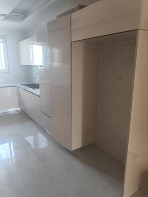 Furnished Amenities in 3 BHK Builder Floor at Sector 10a – for Rent
