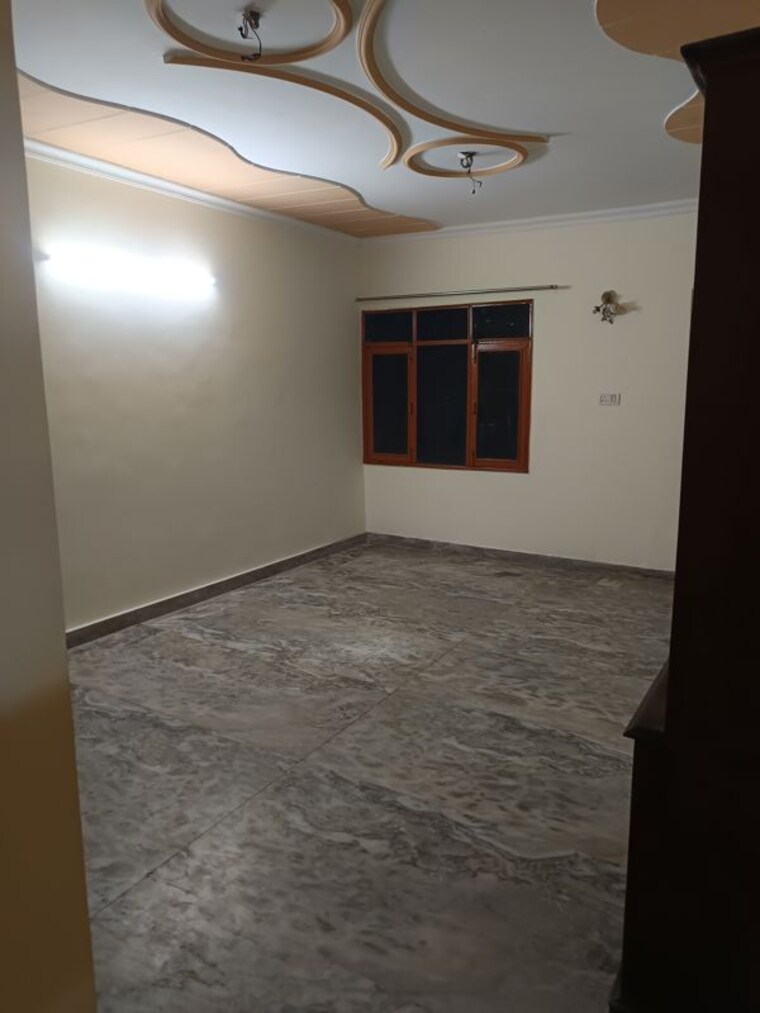Room, rohini sector 11 3 Bedroom 640 Sq.Ft. Builder Floor In Rohini Sector 11 Delhi 10571944