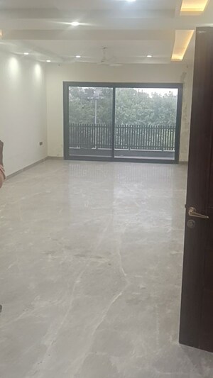 3 BHK Builder Floor For Rent in Rohini Sector 11