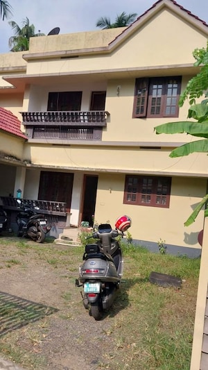  Independent House For Sale in Koonammavu