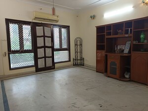 Room in 3 BHK Builder Floor at Uppal Southend, Sector 49 – for Sale