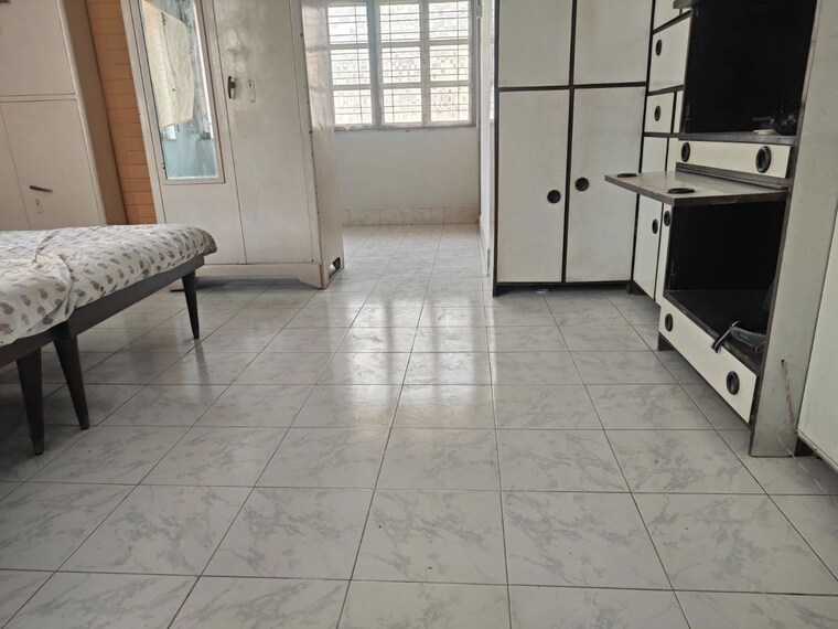 Bathroom, sukumar-chs 2 Bedroom 700 Sq.Ft. Apartment In Vile Parle East Mumbai 10571979