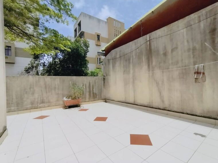 Swimming Pool, oxford-village-condominium 3 Bedroom 2900 Sq.Ft. Villa In Wanowrie Pune 10571983
