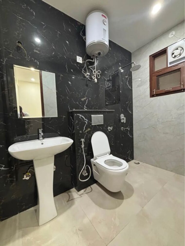 Attached Bathroom, chattarpur 2 Bedroom 750 Sq.Ft. Builder Floor In Chattarpur Delhi 10571987