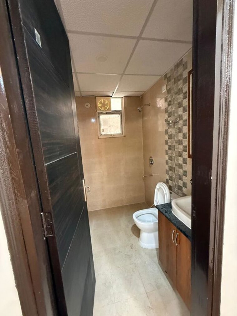 Bathroom, signature-global-park-4-and-5 3 Bedroom 1120 Sq.Ft. Apartment In Sohna Sector 36 Gurgaon 10571992