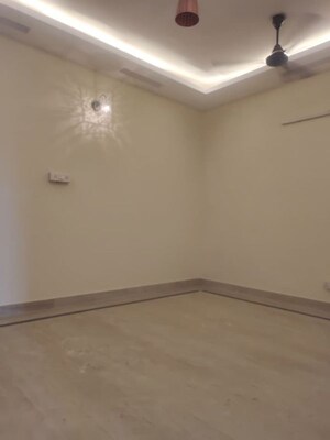 Room in 2 BHK Builder Floor at Lajpat Nagar – for Sale