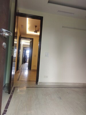 Room in 2 BHK Builder Floor at Lajpat Nagar – for Sale