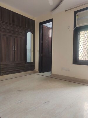 Room in 2 BHK Builder Floor at Lajpat Nagar – for Sale