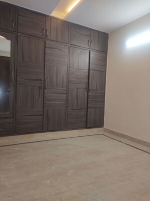 Room in 2 BHK Builder Floor at Lajpat Nagar – for Sale