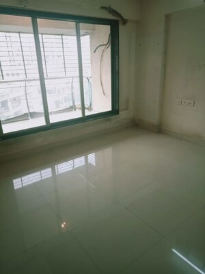 Room in 2 BHK Apartment at Bandra West – for Rent
