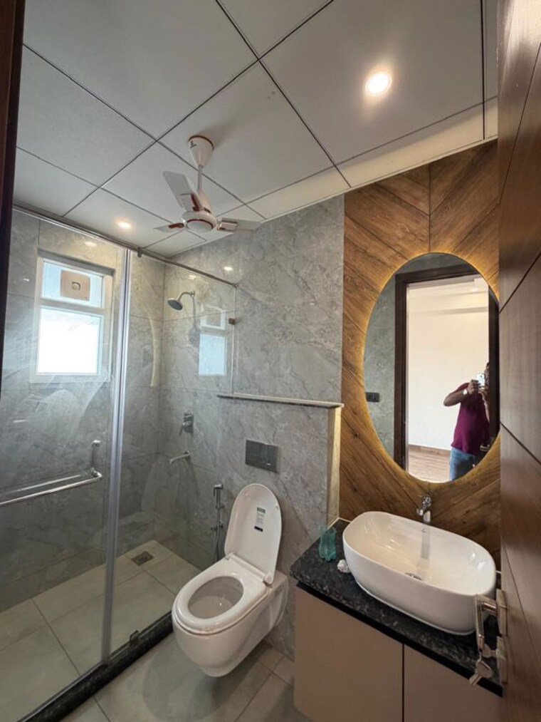 Bathroom, raj-one-good-earth 3 Bedroom 1620 Sq.Ft. Apartment In Sector 71 Gurgaon 10572042