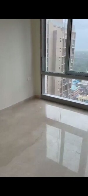 Room in 2 BHK Apartment at Piramal Aranya, Byculla – for Rent